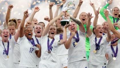 体坛女足欧洲杯最佳阵容：新星上榜 英格兰4人入围